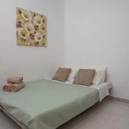 Apartment Sea Escape *