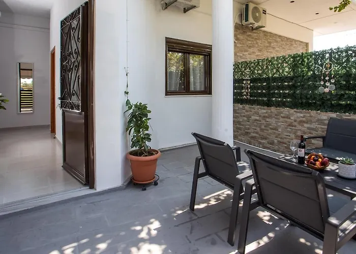 Sea Escape Apartment Gennadi